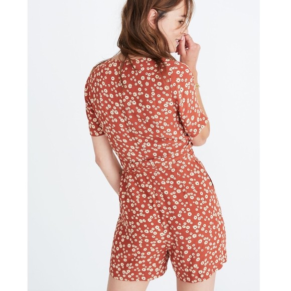 NEW Madewell Wrap-Front Romper in Orange Daisy Print - Picture 2 of 6